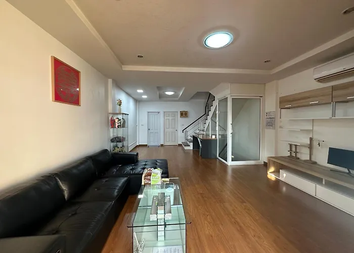 Family House - Long In Bkk アパート