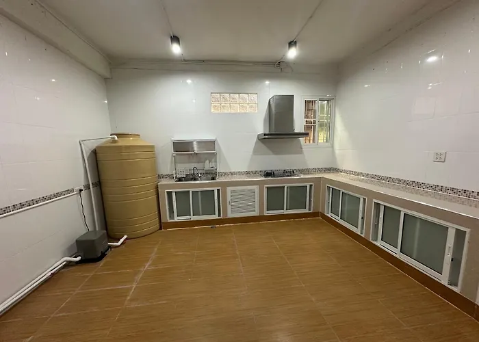 Family House - Long In Bkk アパート